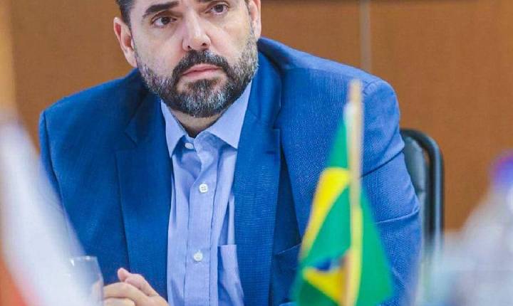 Adolpho Loyola critica ACM Neto pela insistência de usar todos os meios contra o desenvolvimento da Bahia
