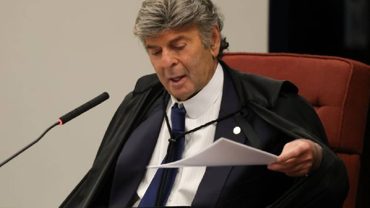 Fux pede vista e suspende julgamento de recurso de Moro no STF