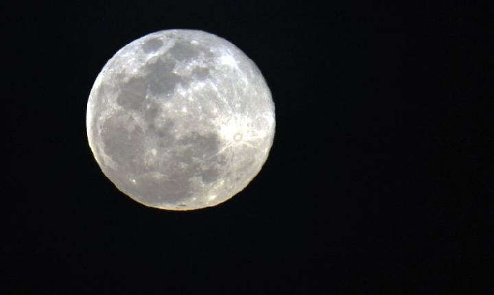 Primeira Superlua de 2026 pode ser vista neste sábado (03)
