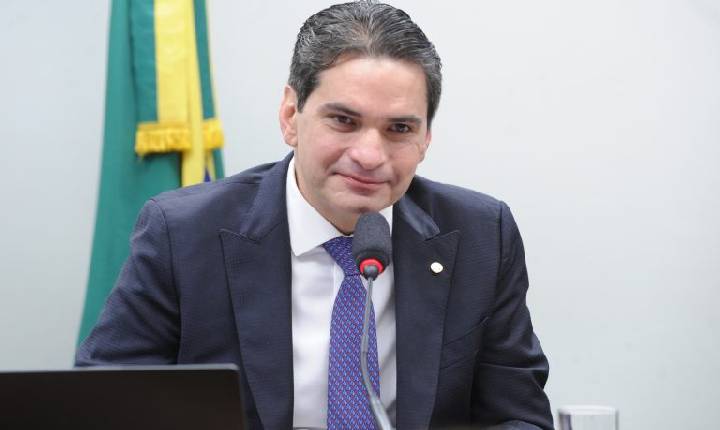 Proposta exige que hotéis adotem pulseiras de identificação para crianças