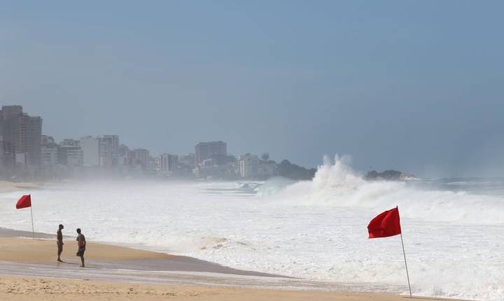 Rio tem novo alerta de ressaca neste fim de semana