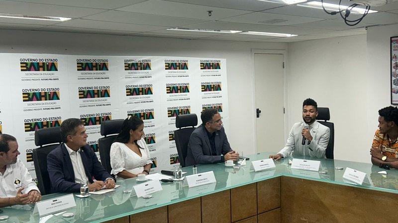 Governo da Bahia lança programas para oferecer CNH gratuita a jovens e pessoas de baixa renda