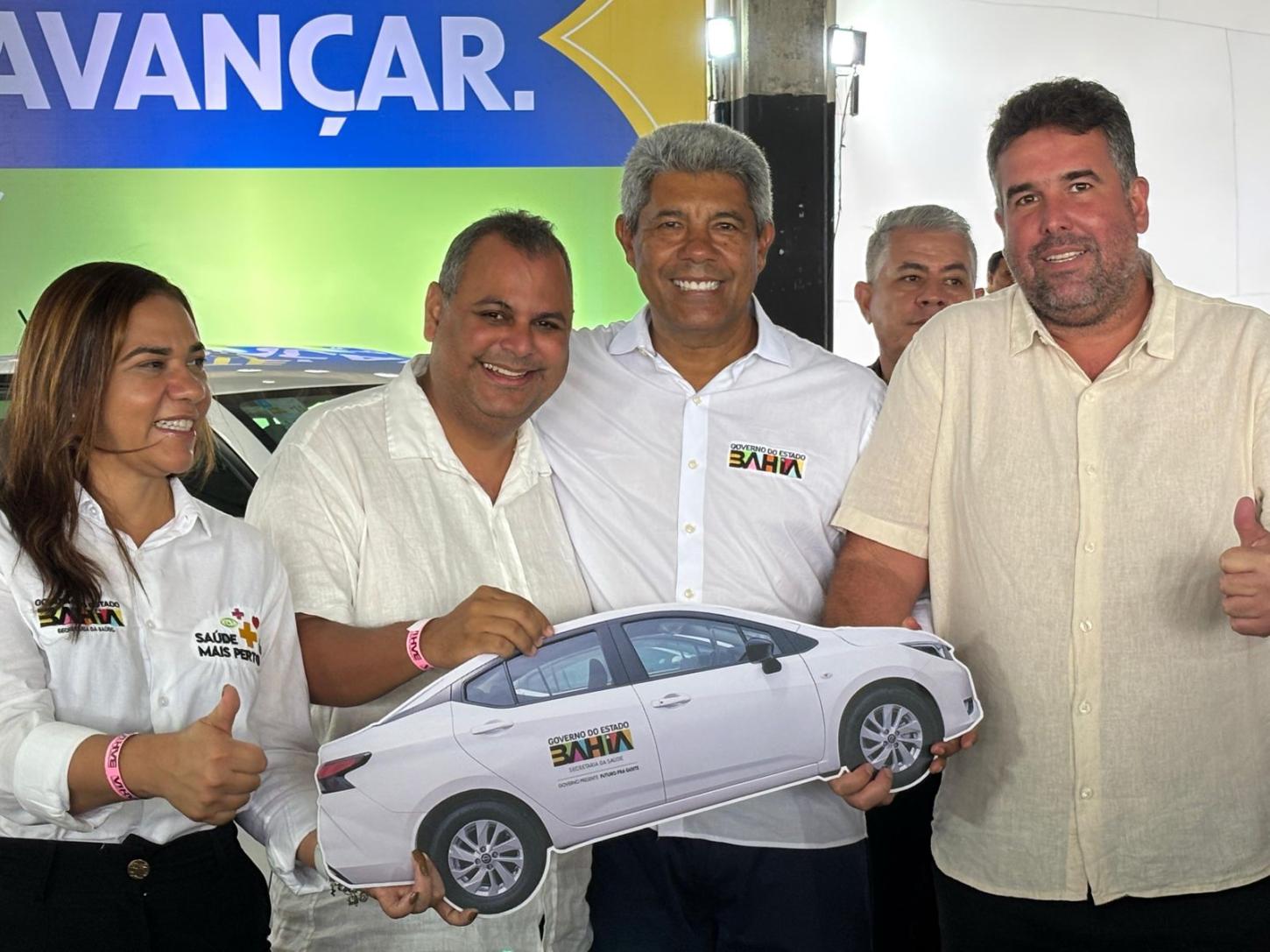 Deputado Patrick Lopes entrega carro 0km à Saúde de Jitaúna