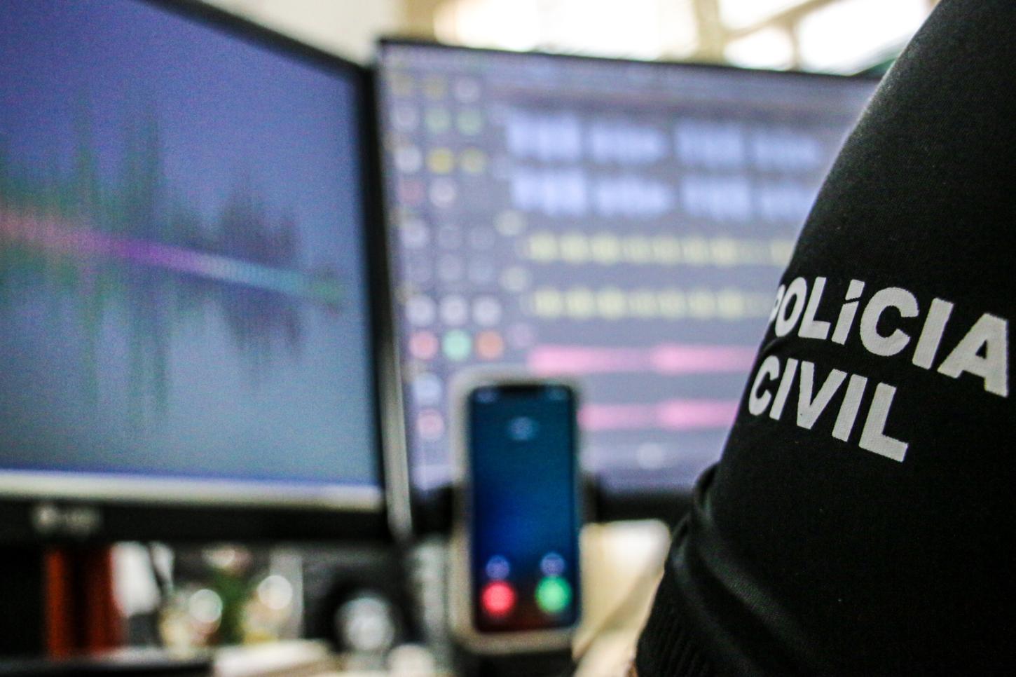 Professor é preso por posse de material de abuso sexual infantil