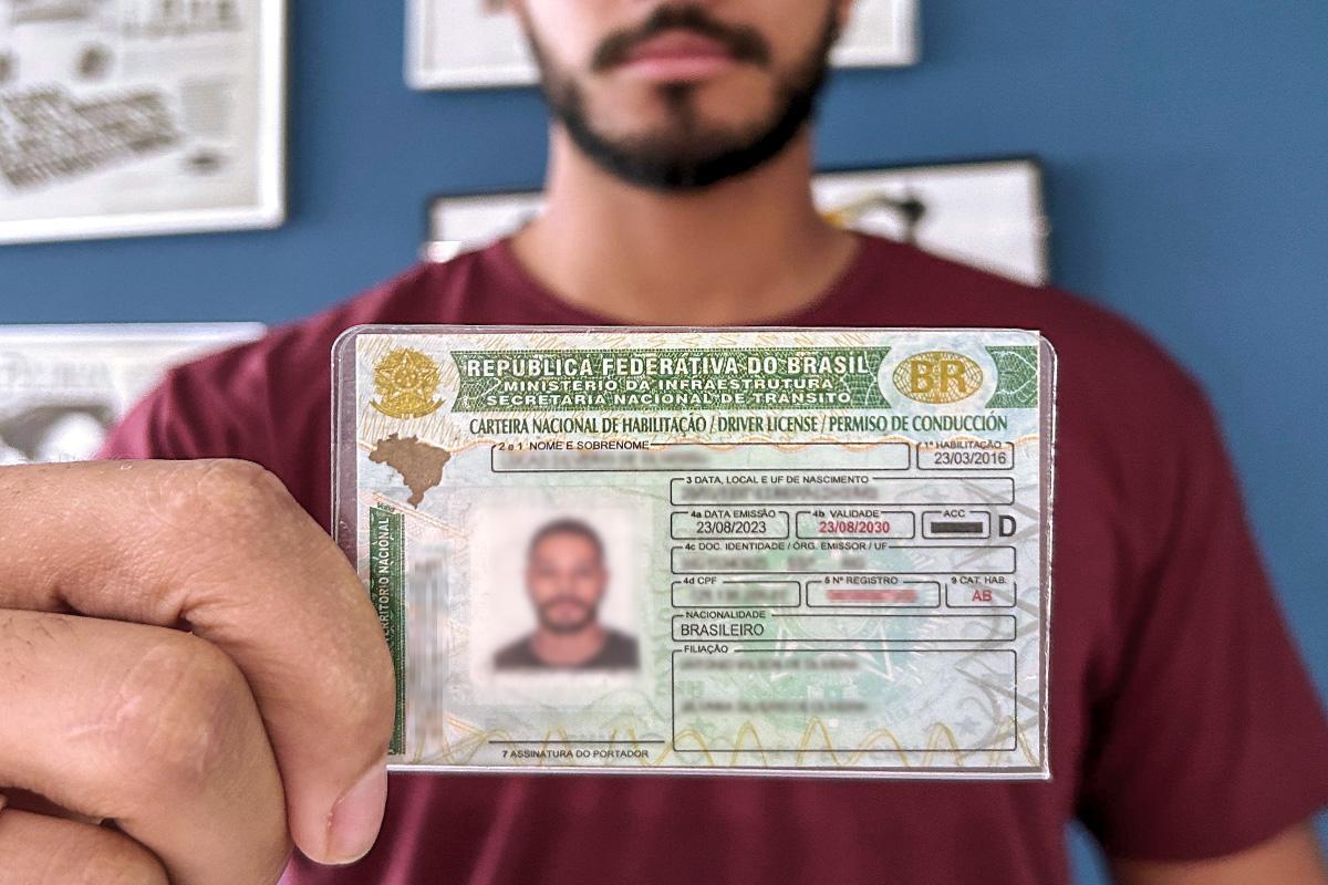 Valor arrecadado com multas veiculares pode ser utilizado para custear habilitação para condutores de baixa renda