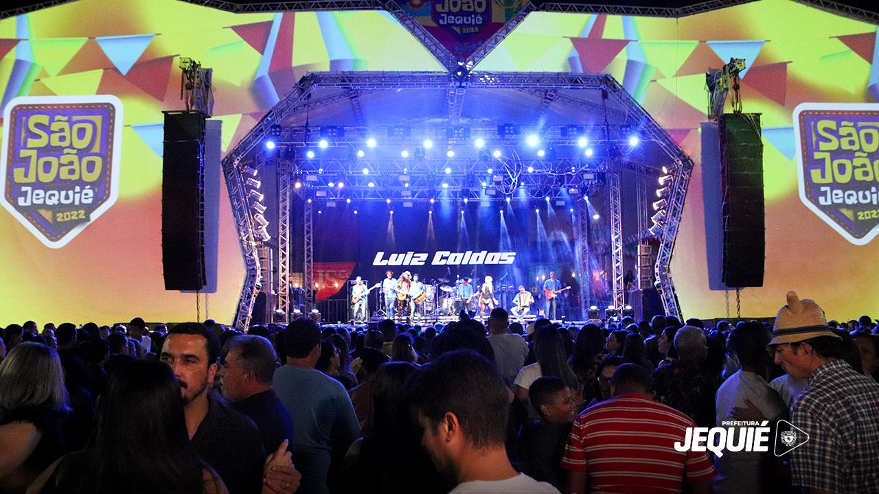 Artistas locais que tocaram no São João de Jequié ainda não receberam. Prefeitura se manifesta