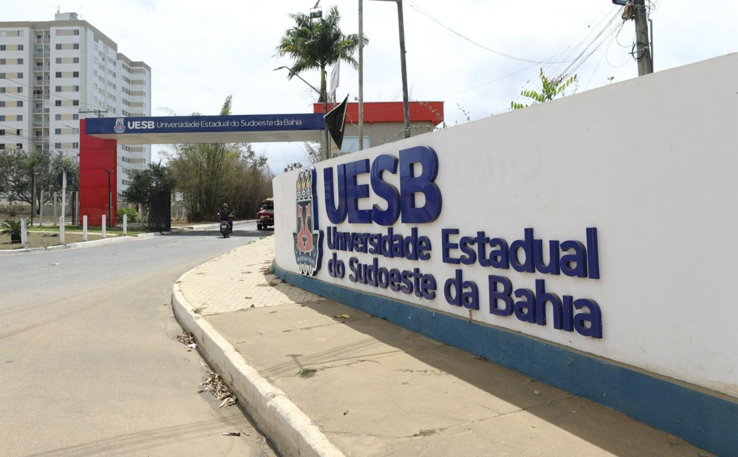 Cursos de Medicina da UESC e UESB conquistam nota máxima no Enamed 2025