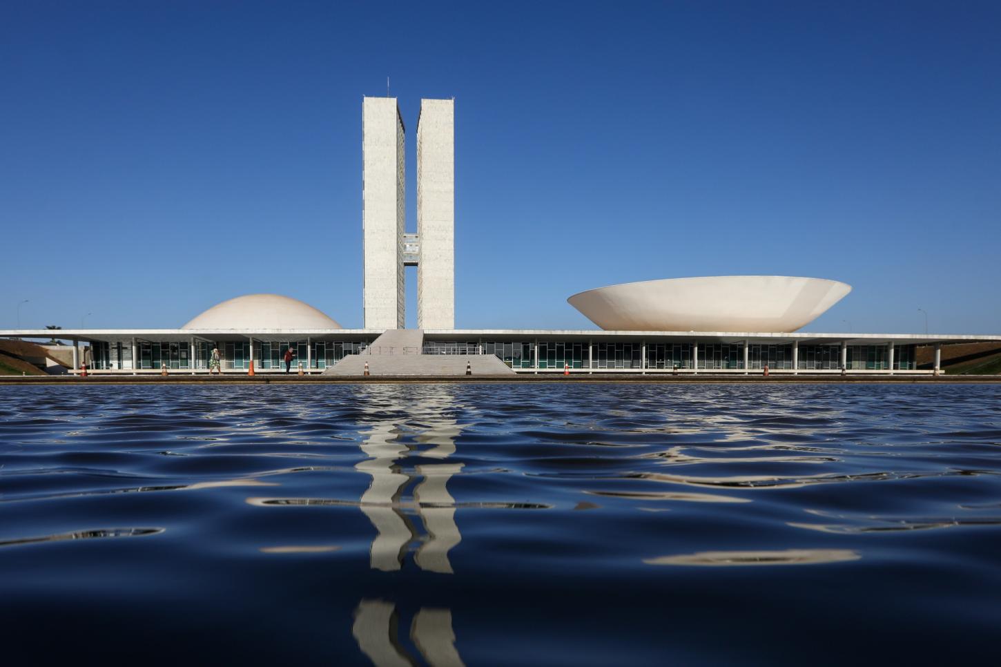 Crise no STF e pautas prioritárias no Congresso marcam a semana política em Brasília