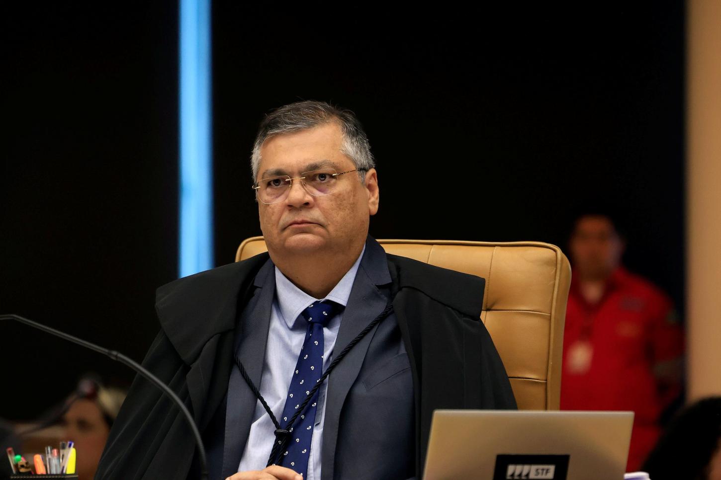 Punição que pagava salário a juiz afastado chega ao fim: decisão do STF pode mudar regras no Judiciário