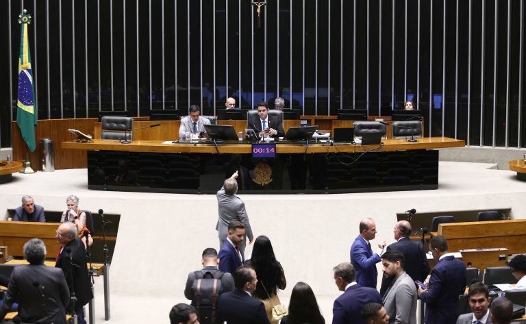 Câmara aprova regime de urgência para nove projetos de lei