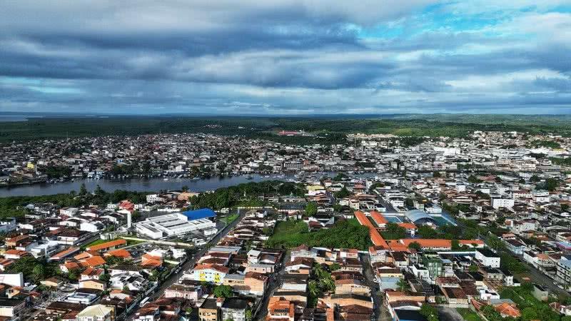 Prefeito de Valença veta projeto de capacitação para profissionais que atuam com alunos autistas