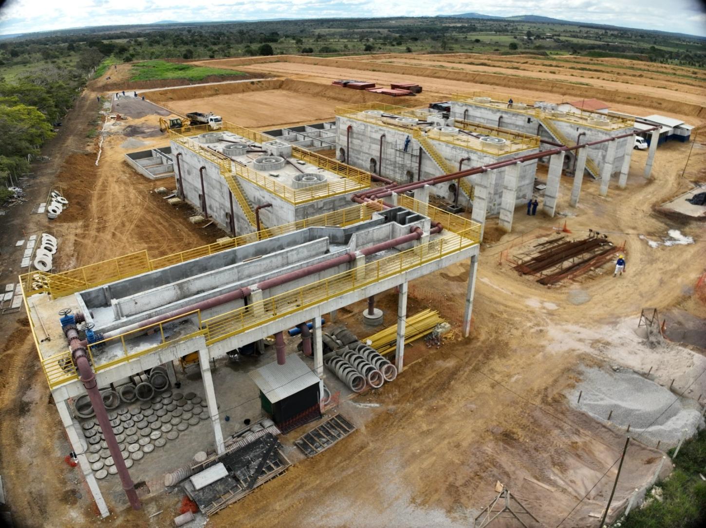 Governo da Bahia amplia investimento em saneamento e oficializa desapropriação para obra da Embasa em Jequié