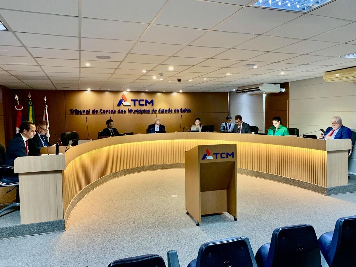 Veja a decisão do TCM que negou os pedidos feitospor vereadores de Jequié a respeito da compra de ônibus coletivos
