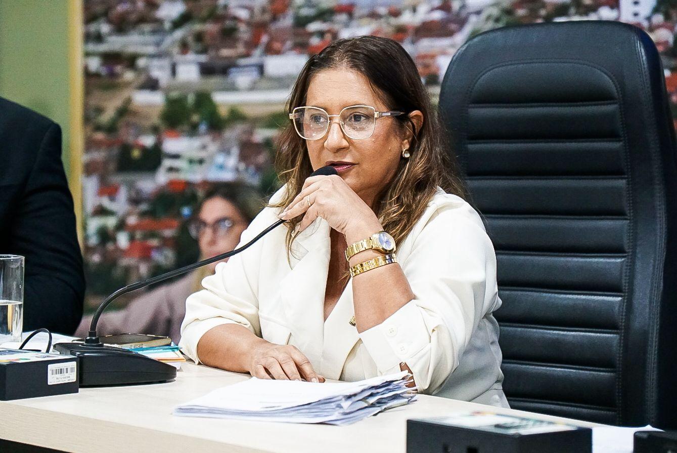 Vereadora Moana Meira propõe Moção de Aplausos aos profissionais da Assistência Social de Jequié