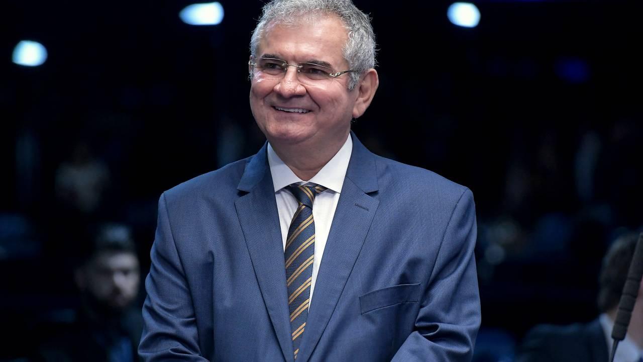 Ângelo Coronel assina PEC 12/2026 que flexibiliza a CLT e proposta gera debate sobre jornada de trabalho