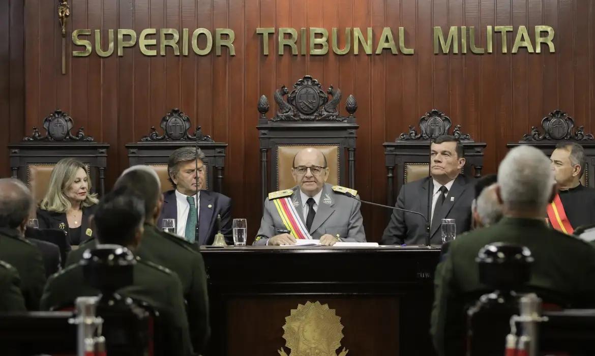 Superior Tribunal Militar marca para 24 de junho julgamento que pode retirar patente militar de Bolsonaro