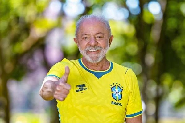 Lula lidera disputa presidencial com 40% das intenções de voto, aponta Genial/Quaest