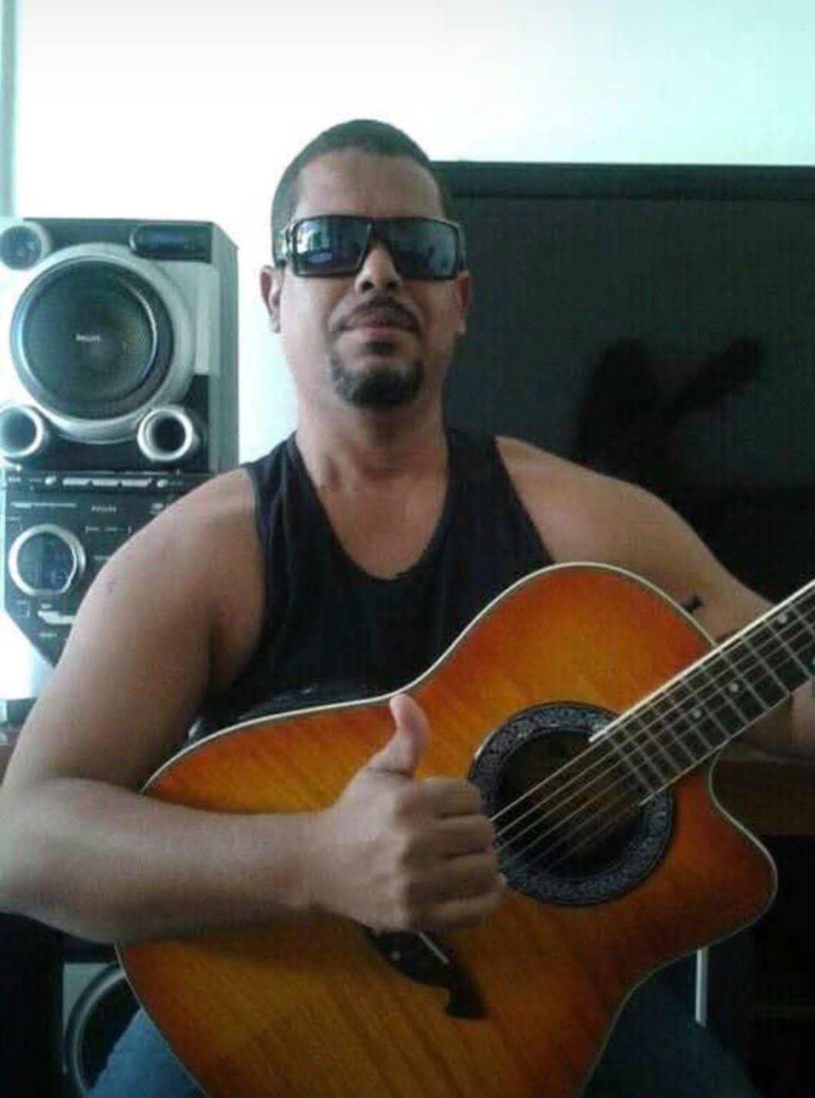 Músico jequieense Fábio Mickely é internado após sofrer AVC