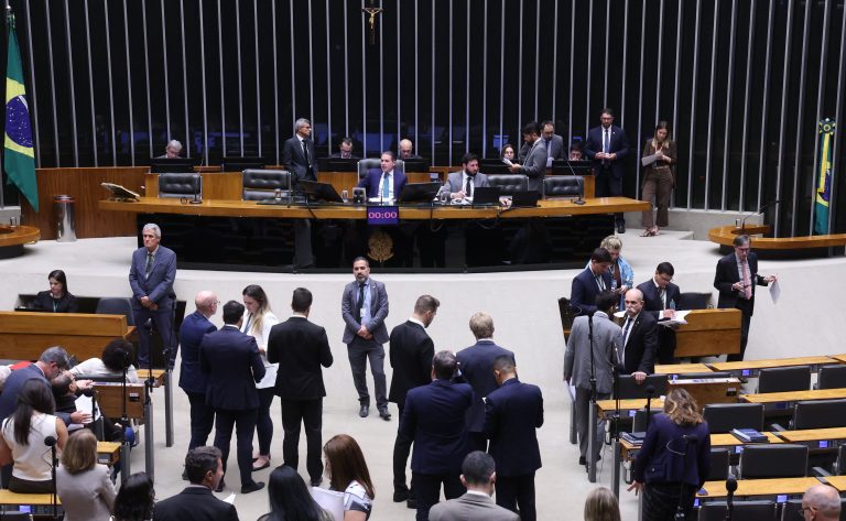 Câmara pode votar nesta quarta medida provisória que zerou taxa para compras internacionais de até 50 dólares