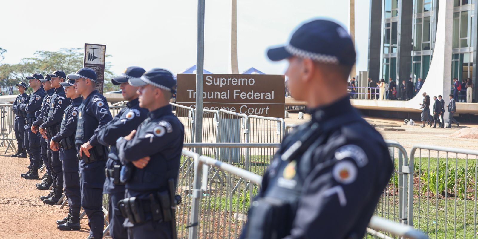 Começa sessão no STF com Mendonça e Moraes no plenário da Corte