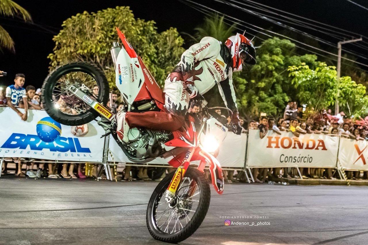 Força & Ação Motoshow leva manobras radicais e show de rock à Praça da Bandeira, em Jequié