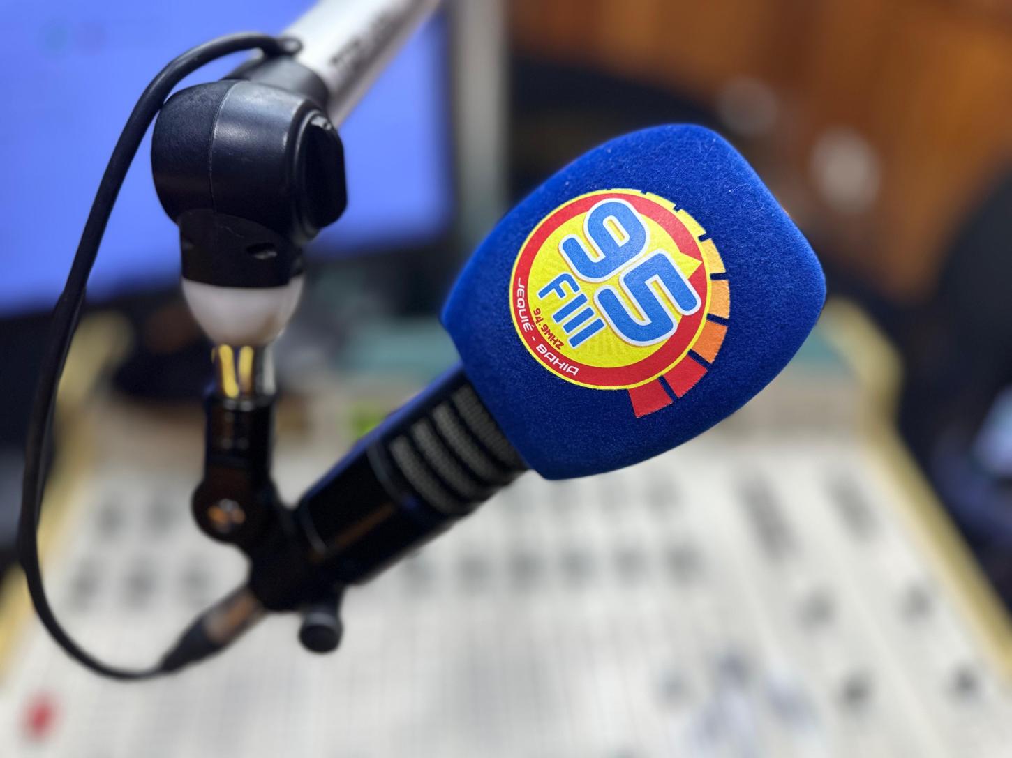 95 FM prepara uma supercobertura das eleições com informação, agilidade e análise em tempo real