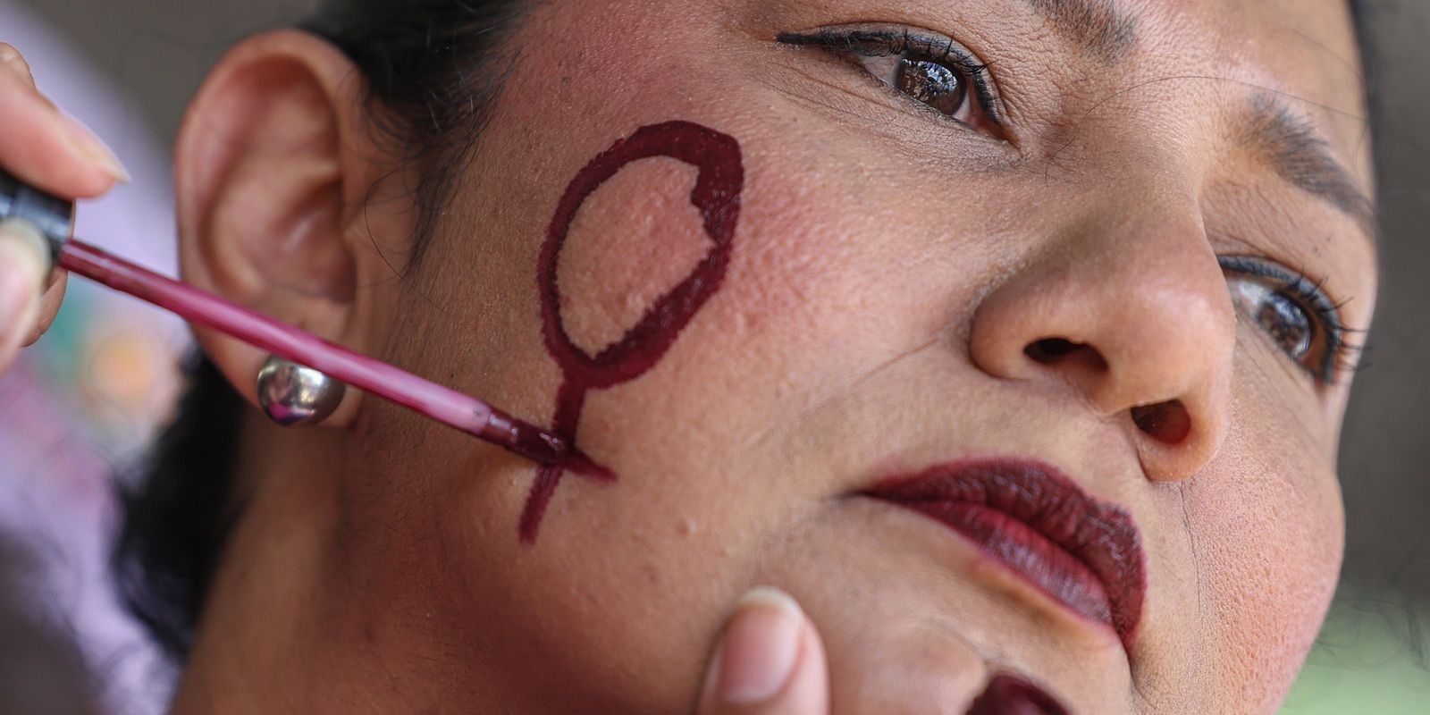 Aumentam agressões políticas em mês de luta contra violência à mulher