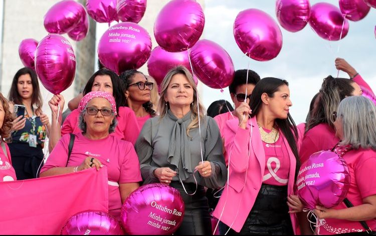 Outubro Rosa: deputada Flávia Morais fala sobre a importância do diagnóstico precoce
