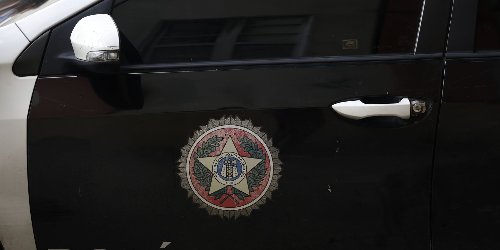 Polícia investiga ligação de policiais do Rio de Janeiro com facção criminosa