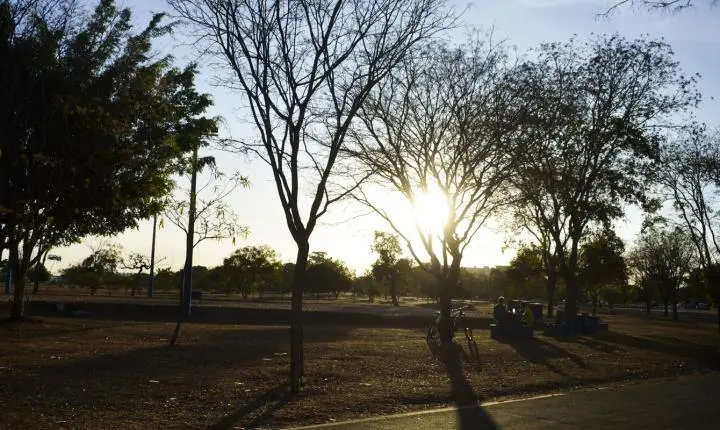 Calor e chuva persistem em grande parte do país
