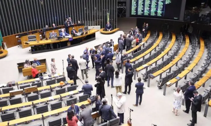 Câmara pode votar hoje projetos ligados à saúde