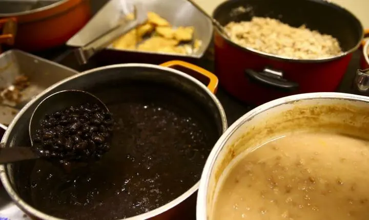 Insegurança alimentar atinge mais de 60% das famílias em favelas