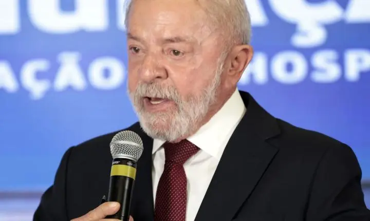 Lula inicia radioterapia após retirada de lesão no couro cabeludo