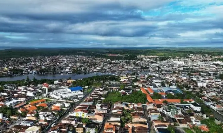 Prefeito de Valença veta projeto de capacitação para profissionais que atuam com alunos autistas