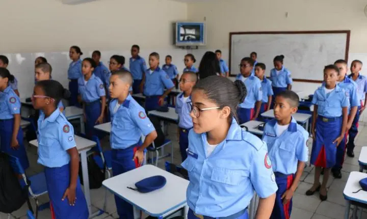 Prefeitura de Jequié propõe implantação de Unidade Escolar Militar e debate modelo educacional no município