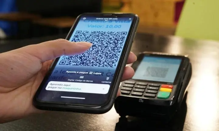 Reforma tributária muda cobrança de impostos nas maquininhas e Pix; entenda o que muda para empresas e consumidores